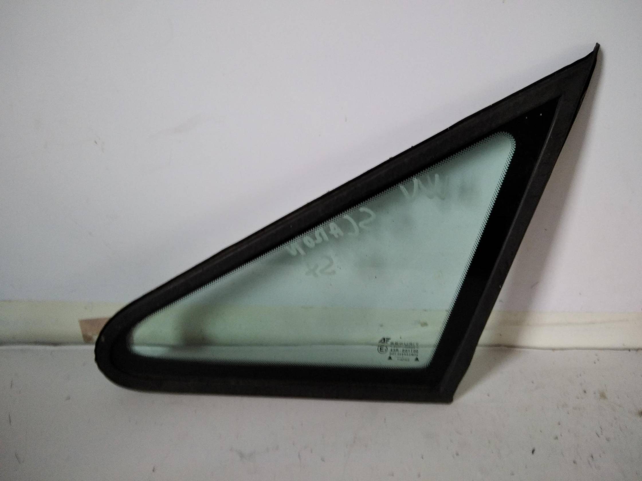 Fisso atermico parafango ant. sx.